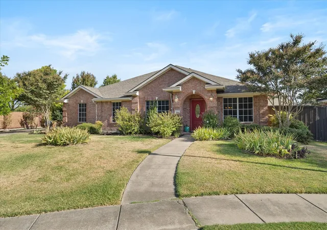 Photo 1 of Single family home for sale at 7005 Travelers Xing, Rowlett, TX 75089 | MLS# 21366644 | Listing updated on 2026-10-03