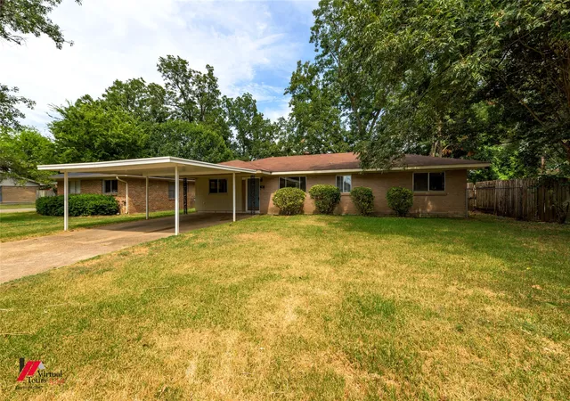 Photo 1 of Sale Pending at 3243 Caroline Dr, Bossier City, LA 71112 | MLS# 21366728 | Listing updated on 2026-08-24