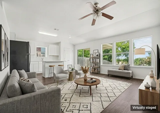 Photo 4 of Single family home for sale at 2640 Pioneer Bluffs Rd, Balch Springs, TX 75181 | MLS# 21362570 | Listing updated on 2026-09-21