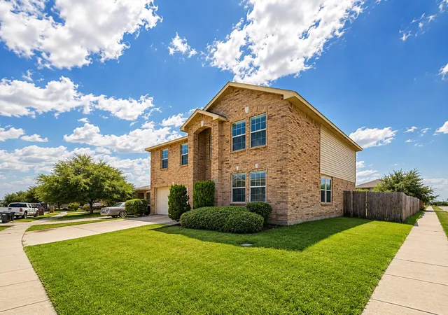 Photo 1 of Single family home for sale at 4029 Thoroughbred Trl, Fort Worth, TX 76123 | MLS# 21366737 | Listing updated on 2026-08-22