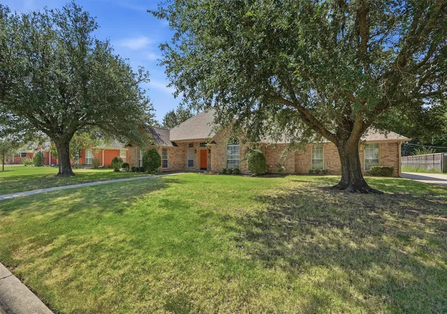 Photo 3 of Single family home for sale at 2416 Jolinda Ln, Whitesboro, TX 76273 | MLS# 21357453 | Listing updated on 2026-08-30