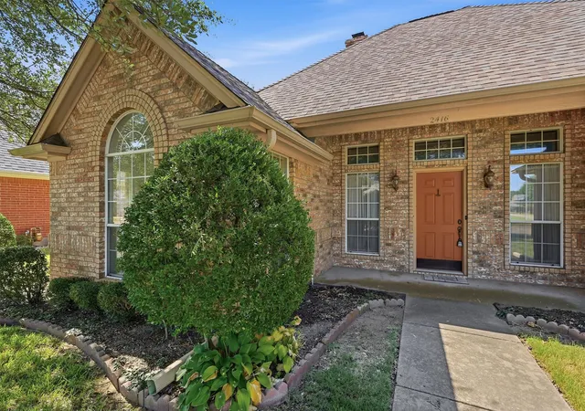 Photo 4 of Single family home for sale at 2416 Jolinda Ln, Whitesboro, TX 76273 | MLS# 21357453 | Listing updated on 2026-08-30