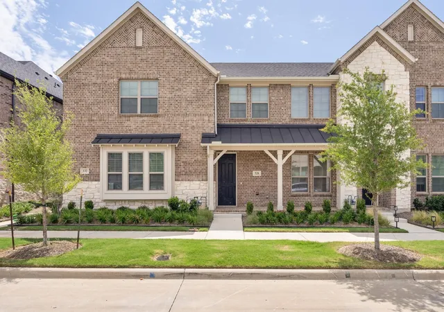 Photo 2 of Townhouse for sale at 528 4th St, Argyle, TX 76226 | MLS# 21366733 | Listing updated on 2026-08-23