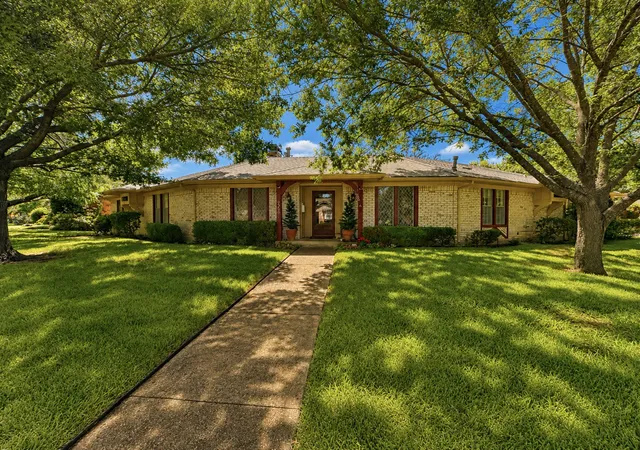 Photo 2 of Single family home for sale at 7260 Alto Caro Dr, Dallas, TX 75248 | MLS# 21361357 | Listing updated on 2026-08-22