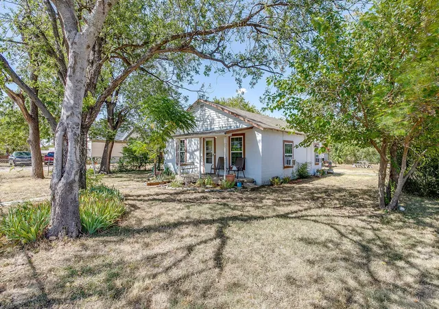 Photo 40 of Sale Pending at 3300 31St St, Fort Worth, TX 76106 | MLS# 21365793 | Listing updated on 2026-10-07