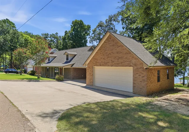 Photo 2 of Single family home for sale at 182 County Road 2938 N, Pittsburg, TX 75686 | MLS# 21366147 | Listing updated on 2026-10-06