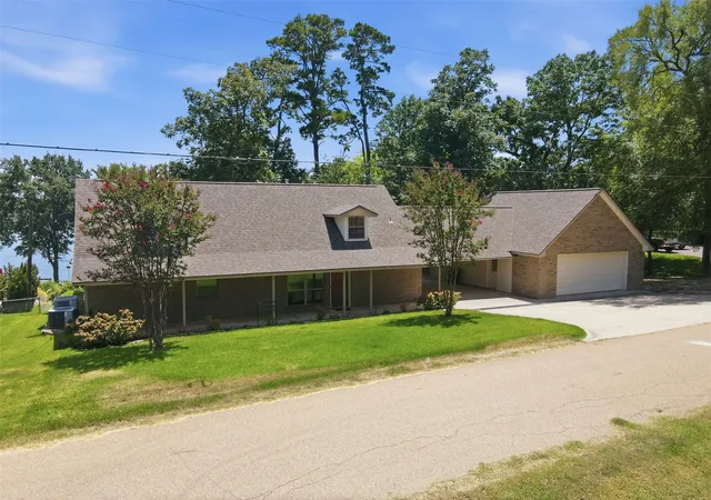 Photo 3 of Single family home for sale at 182 County Road 2938 N, Pittsburg, TX 75686 | MLS# 21366147 | Listing updated on 2026-10-06