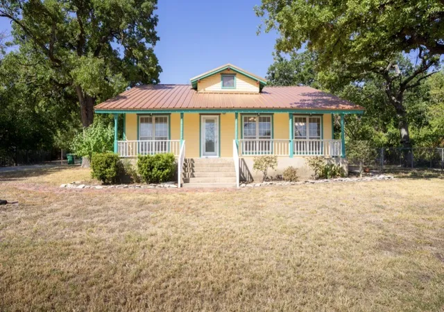 Photo 1 of Single family home for sale at 624 Alexander Rd, Stephenville, TX 76401 | MLS# 21366808 | Listing updated on 2026-09-17