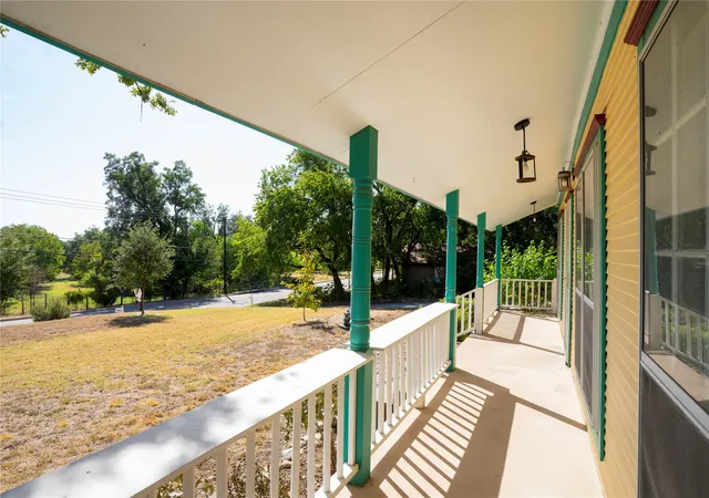 Photo 3 of Single family home for sale at 624 Alexander Rd, Stephenville, TX 76401 | MLS# 21366808 | Listing updated on 2026-09-17