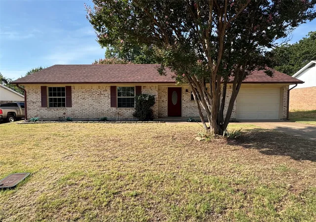 Photo 1 of Single family home for sale at 732 Dunaway Ln, Azle, TX 76020 | MLS# 21366814 | Listing updated on 2026-08-22