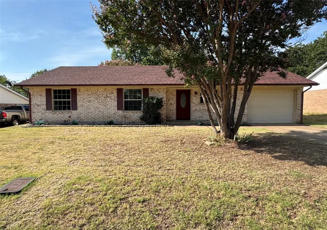 Photo 3 of Single family home for sale at 732 Dunaway Ln, Azle, TX 76020 | MLS# 21366814 | Listing updated on 2026-08-22