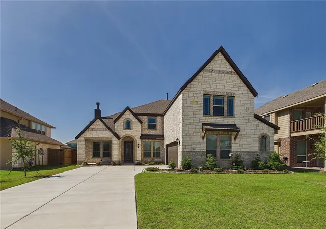 Photo 2 of Single family home for sale at 309 Pineview Ln, Ponder, TX 76259 | MLS# 21363402 | Listing updated on 2026-08-22