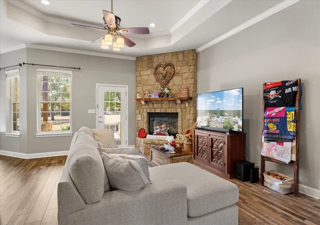 Photo 3 of Sale Pending at 190 Lone Oak, Mineral Wells, TX 76067 | MLS# 21366831 | Listing updated on 2026-10-07