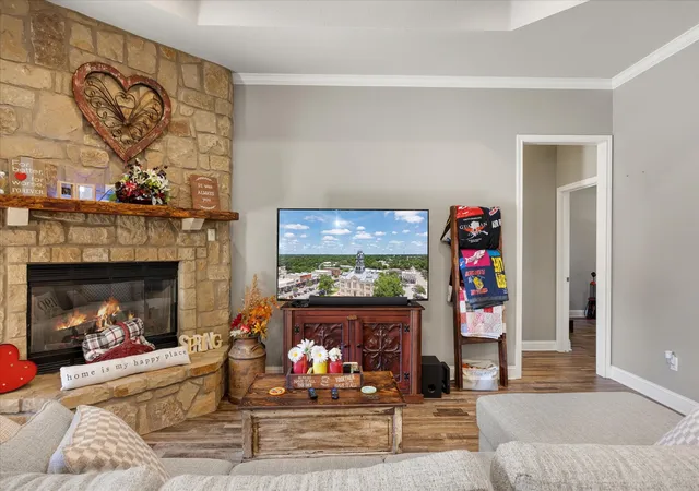 Photo 4 of Sale Pending at 190 Lone Oak, Mineral Wells, TX 76067 | MLS# 21366831 | Listing updated on 2026-10-07