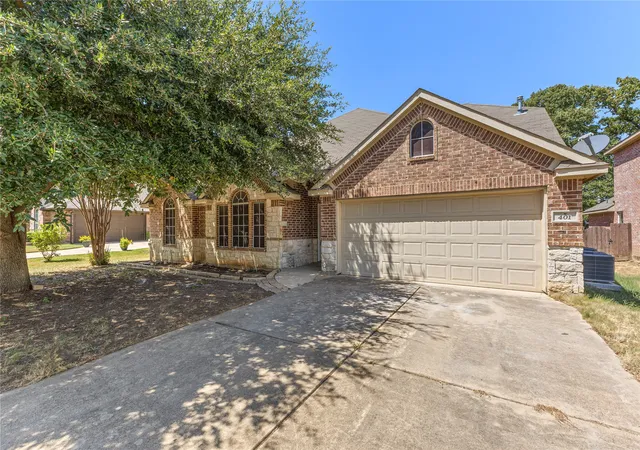 Photo 1 of Single family home for sale at 401 Hidden Knoll Dr, Burleson, TX 76028 | MLS# 21366846 | Listing updated on 2026-10-07