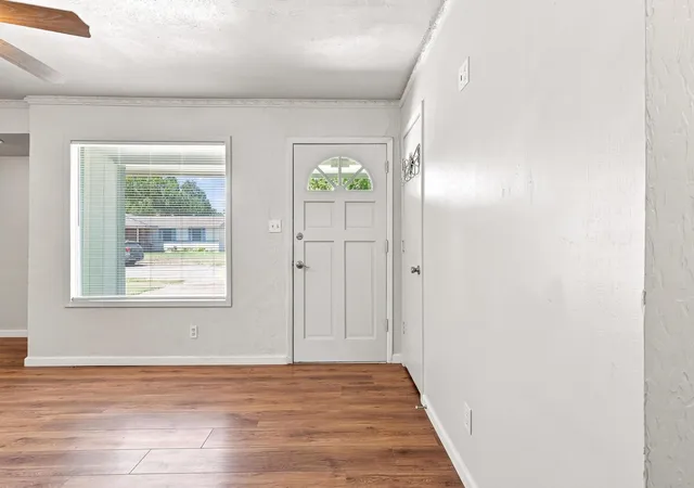 Photo 3 of Single family home for sale at 117 Leslie St, Bonham, TX 75418 | MLS# 21366852 | Listing updated on 2026-09-25