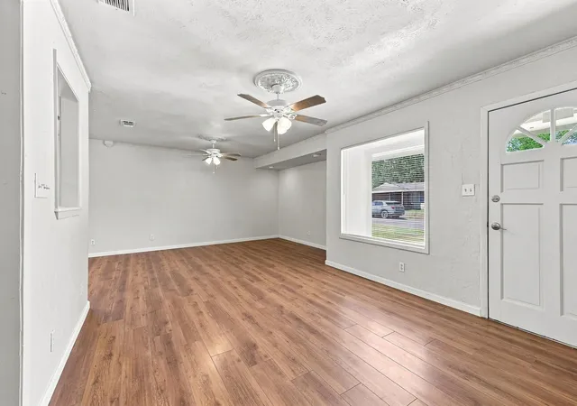 Photo 4 of Single family home for sale at 117 Leslie St, Bonham, TX 75418 | MLS# 21366852 | Listing updated on 2026-09-25