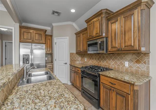 Photo 3 of Sale Pending at 1960 Wild Iris, Bossier City, LA 71112 | MLS# 21366159 | Listing updated on 2026-08-31