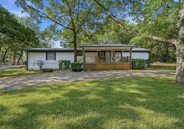 Photo 4 of Manufactured home for sale at 228 Oklahoma Ave, Pottsboro, TX 75076 | MLS# 21365862 | Listing updated on 2026-09-18