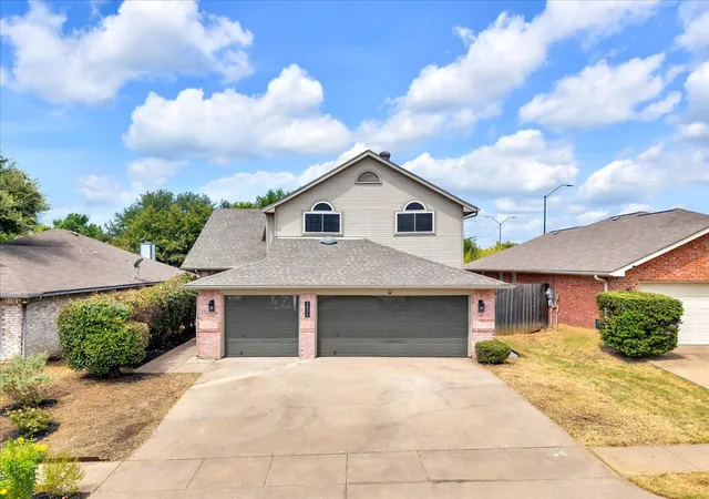 Photo 2 of Single family home for sale at 2971 Seguin Trl, Fort Worth, TX 76118 | MLS# 21366881 | Listing updated on 2026-09-01