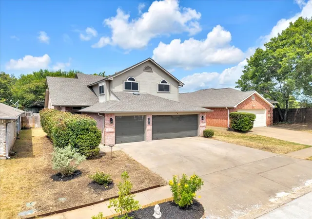 Photo 3 of Single family home for sale at 2971 Seguin Trl, Fort Worth, TX 76118 | MLS# 21366881 | Listing updated on 2026-09-01