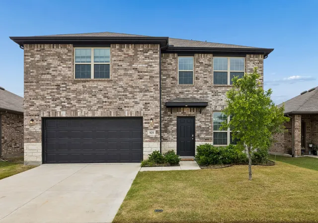 Photo 1 of Single family home for sale at 925 Billups Dr, Van Alstyne, TX 75495 | MLS# 21365799 | Listing updated on 2026-09-06