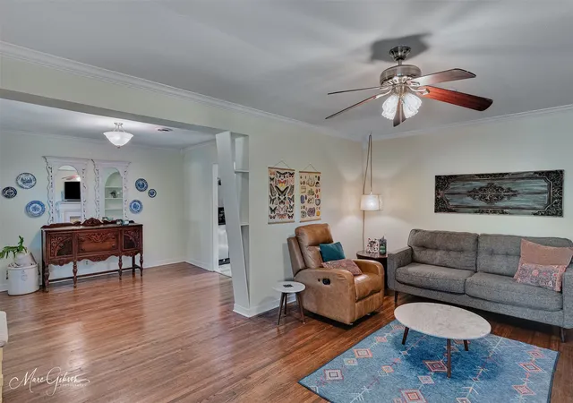 Photo 4 of Single family home for sale at 327 Mccormick St, Shreveport, LA 71104 | MLS# 21361119 | Listing updated on 2026-08-22