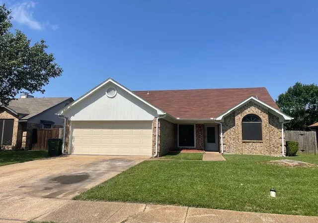 Photo 1 of Sale Pending at 2115 Sunset Dr, Balch Springs, TX 75180 | MLS# 21360954 | Listing updated on 2026-10-07