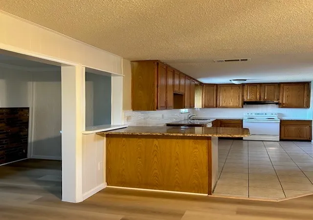Photo 3 of Single family home for sale at 725 Keystone St, Mesquite, TX 75149 | MLS# 21360932 | Listing updated on 2026-10-07