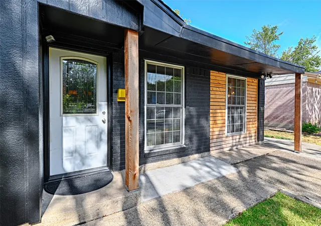 Photo 3 of Sale Pending at 1339 Winding Trl, Duncanville, TX 75116 | MLS# 21364507 | Listing updated on 2026-08-31