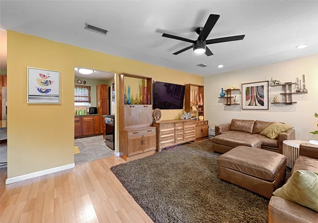Photo 4 of Sale Pending at 1339 Winding Trl, Duncanville, TX 75116 | MLS# 21364507 | Listing updated on 2026-08-31