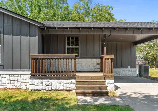 Photo 4 of Single family home for sale at 417 N Birch St, Springtown, TX 76082 | MLS# 21364605 | Listing updated on 2026-08-29