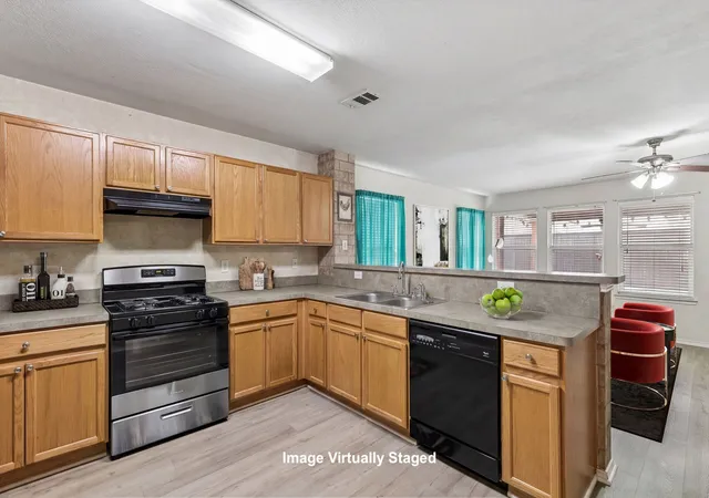 Photo 4 of Single family home for sale at 12332 Foothill Ln, Frisco, TX 75035 | MLS# 21366919 | Listing updated on 2026-08-22