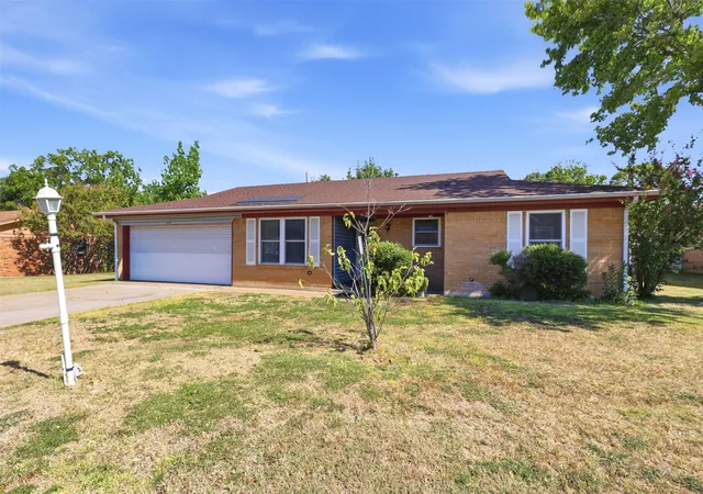 Photo 1 of Single family home for sale at 2107 10th St, Mineral Wells, TX 76067 | MLS# 21344102 | Listing updated on 2026-08-22