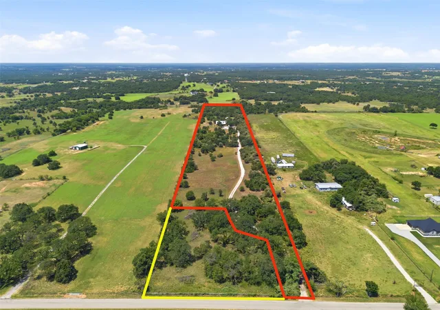 Photo 3 of Single family home for sale at 1724 County Road 4790, Boyd, TX 76023 | MLS# 21362695 | Listing updated on 2026-09-01