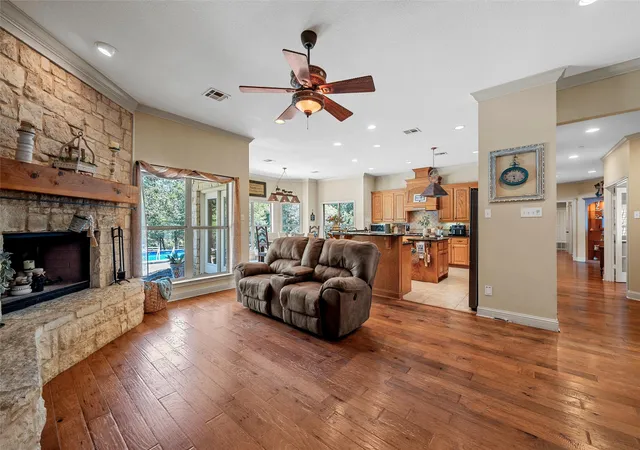 Photo 3 of Single family home for sale at 200 Johanne Point Rd, Bruceville Eddy, TX 76524 | MLS# 21366966 | Listing updated on 2026-10-07