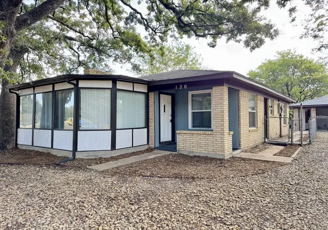 Photo 3 of Single family home for sale at 120 Nautical Rd, Gun Barrel City, TX 75156 | MLS# 21366984 | Listing updated on 2026-09-15