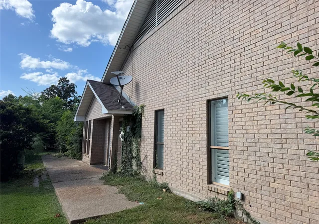 Photo 3 of Single family home for sale at 249 N Bay Dr, Bullard, TX 75757 | MLS# 21366999 | Listing updated on 2026-08-22