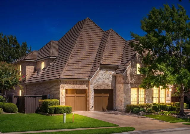 Single family home for sale at 5816 Shoreside Dr, Irving, TX 75039 | MLS# 21361324