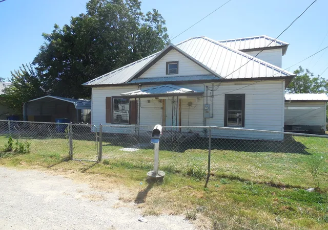 Photo 1 of Single family home for sale at 420 S Marston St, Ranger, TX 76470 | MLS# 21367019 | Listing updated on 2026-09-24