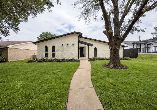 Photo 1 of Single family home for sale at 3406 Country Club Dr, Grand Prairie, TX 75052 | MLS# 21366922 | Listing updated on 2026-08-29