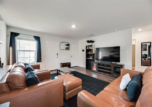 Photo 2 of Single family home for sale at 1204 Fairford Rd, Crandall, TX 75114 | MLS# 21361178 | Listing updated on 2026-10-06