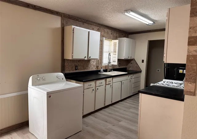 Photo 4 of Single family home for sale at 913 County Road 1003A, Godley, TX 76044 | MLS# 21367048 | Listing updated on 2026-10-07