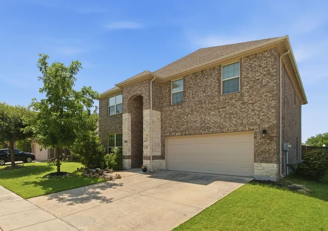 Photo 3 of Single family home for sale at 11300 Hubbard Creek Dr, Frisco, TX 75036 | MLS# 21367091 | Listing updated on 2026-08-23