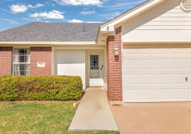 Photo 2 of Sale Pending at 7634 Patricia Ln, Abilene, TX 79606 | MLS# 21364212 | Listing updated on 2026-08-28
