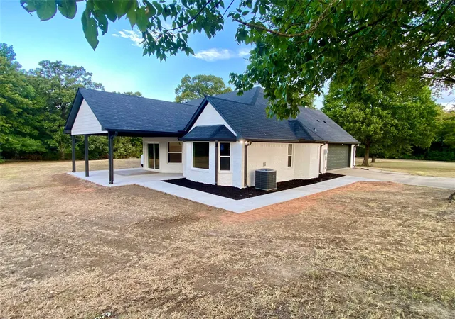 Photo 2 of Single family home for sale at 4855 Woodlawn Rd, Sherman, TX 75090 | MLS# 21365317 | Listing updated on 2026-09-27