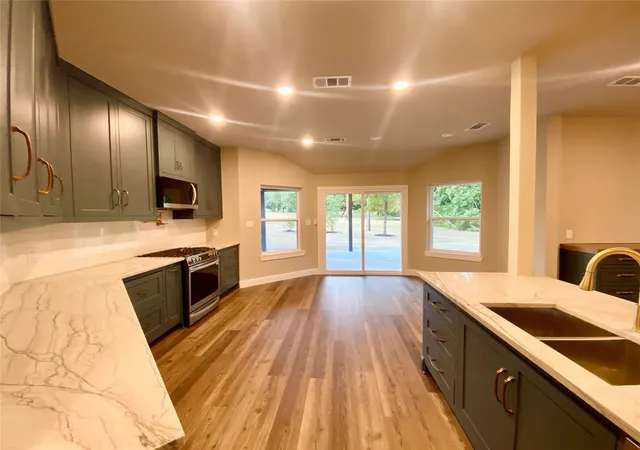 Photo 4 of Single family home for sale at 4855 Woodlawn Rd, Sherman, TX 75090 | MLS# 21365317 | Listing updated on 2026-09-27