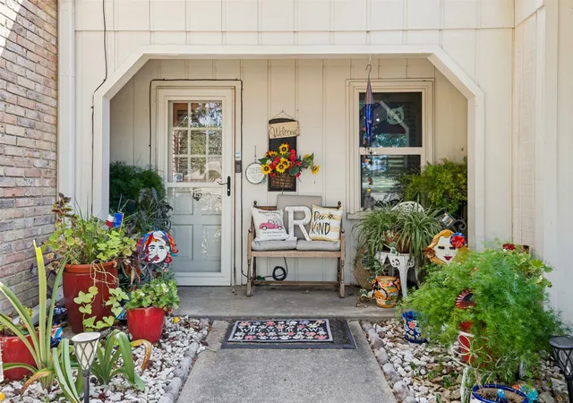 Photo 2 of Single family home for sale at 719 S Houston St, Edgewood, TX 75117 | MLS# 21366554 | Listing updated on 2026-09-22