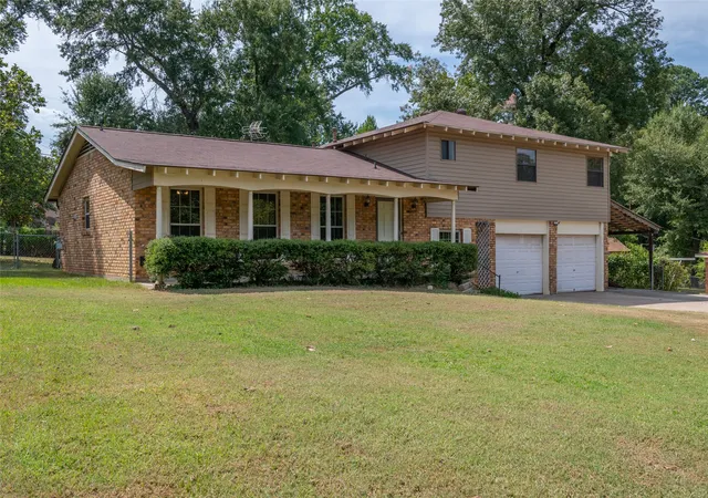 Photo 1 of Single family home for sale at 3112 Idledays Dr, Shreveport, LA 71107 | MLS# 21366151 | Listing updated on 2026-08-23