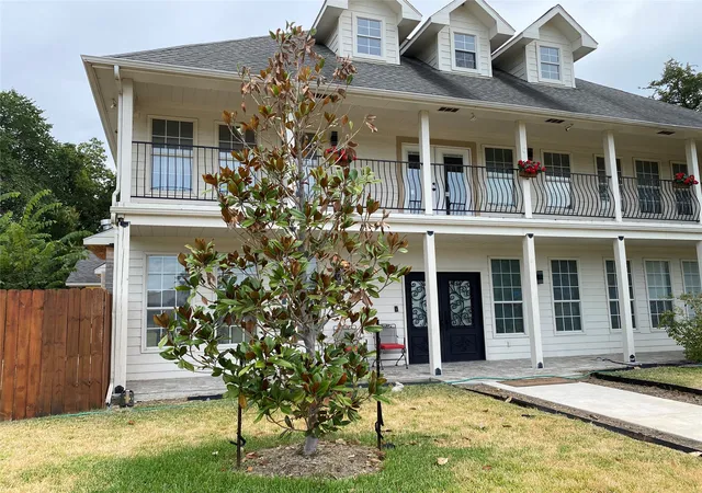 Photo 2 of Single family home for sale at 400 S Jefferson St S, Irving, TX 75060 | MLS# 21367138 | Listing updated on 2026-08-25
